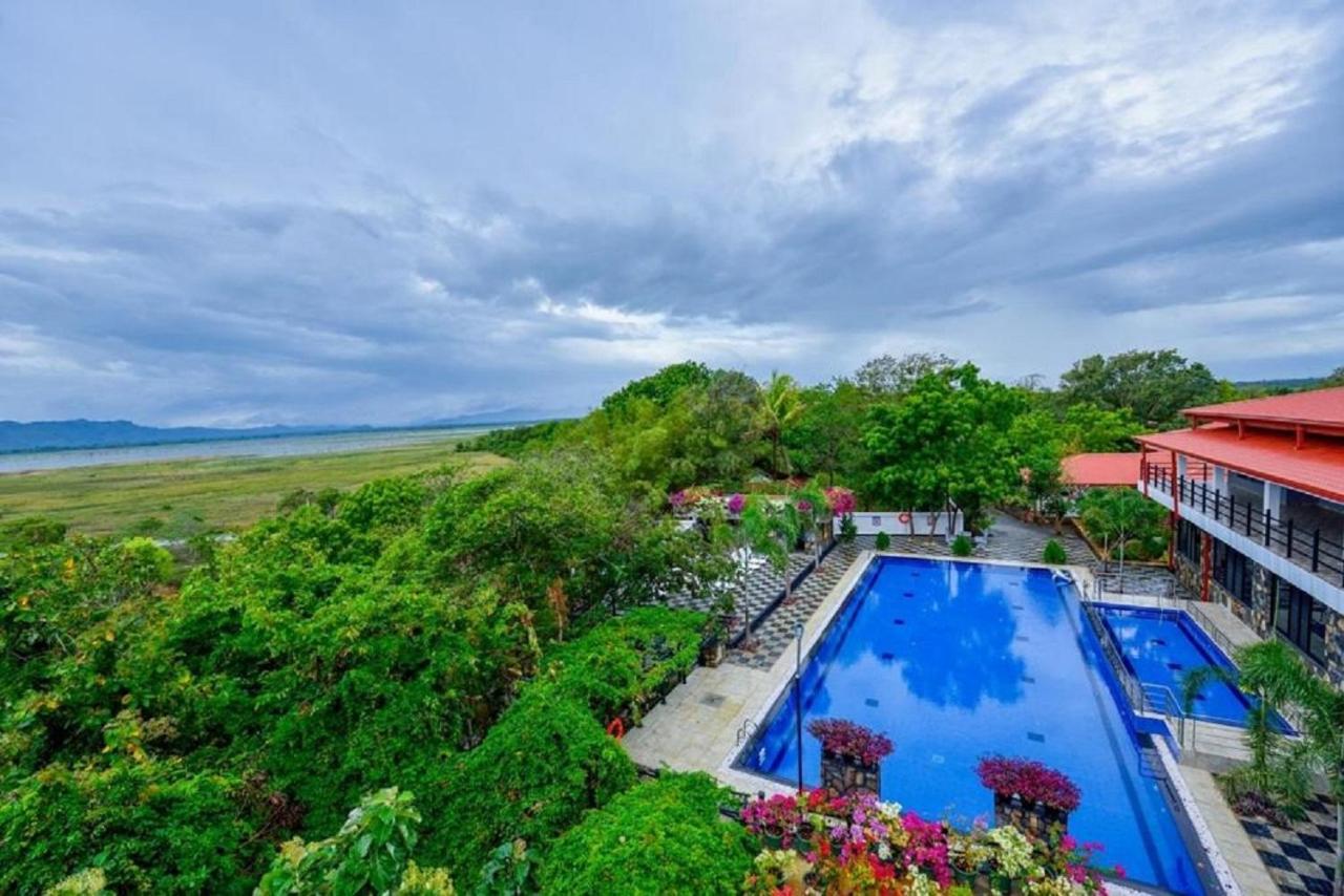 Hotel Centauria Wild Udawalawe Esterno foto