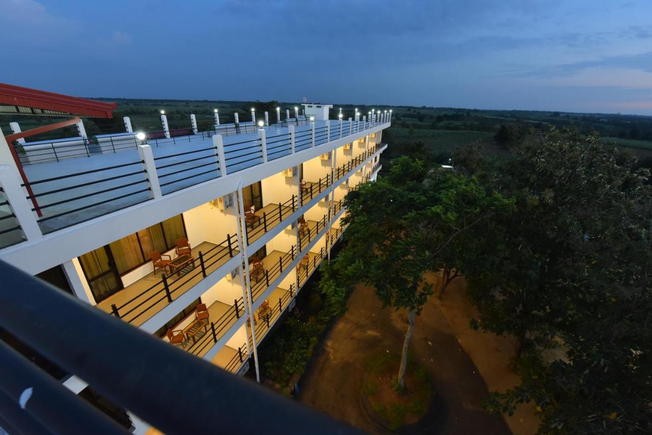 Hotel Centauria Wild Udawalawe Esterno foto
