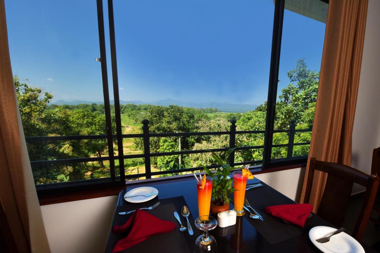 Hotel Centauria Wild Udawalawe Esterno foto