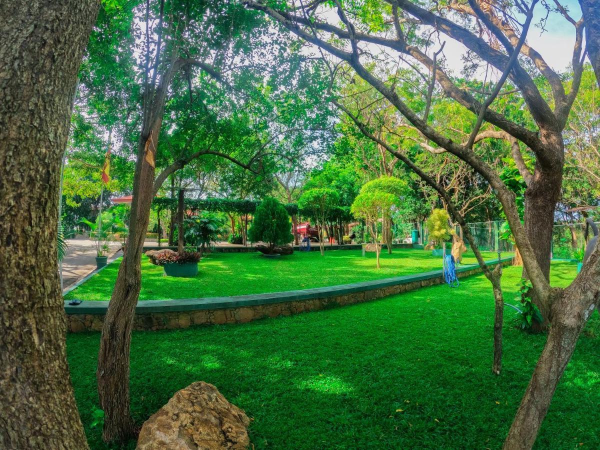 Hotel Centauria Wild Udawalawe Esterno foto