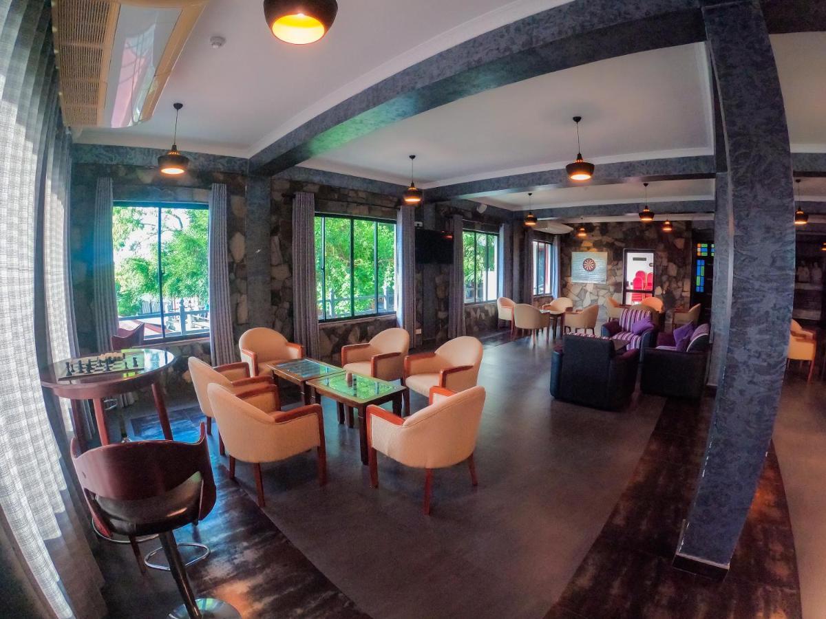 Hotel Centauria Wild Udawalawe Esterno foto